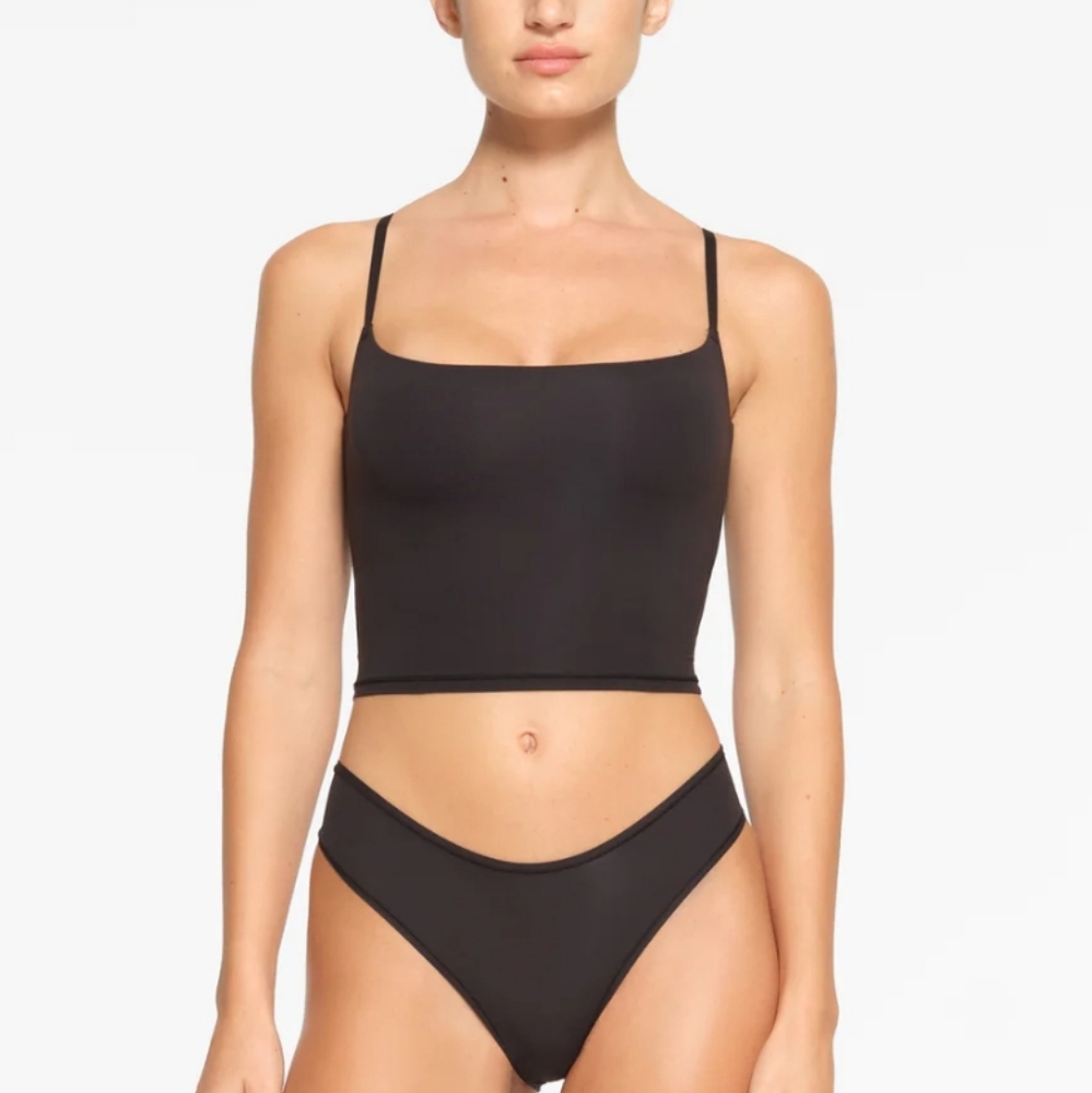 SKIMS Fits Everybody Cropped Cami - Picture 8 of 11